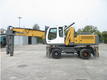 Materiaalinkäsittelykone LIEBHERR A 924