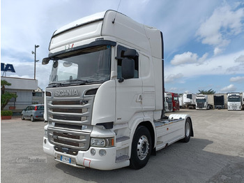 Vetopöytäauto SCANIA R 450