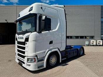 Vetopöytäauto Scania 460S A 4x2 EB Mega: kuva Vetopöytäauto Scania 460S A 4x2 EB Mega