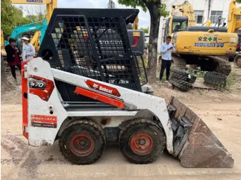 Liukuohjattu kuormaaja BOBCAT S70