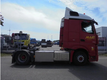 Vetopöytäauto Mercedes-Benz Actros 1843: kuva Vetopöytäauto Mercedes-Benz Actros 1843