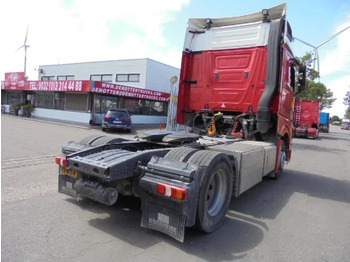 Vetopöytäauto Mercedes-Benz Actros 1843: kuva Vetopöytäauto Mercedes-Benz Actros 1843