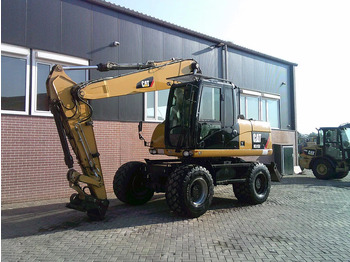 Pyöräalustainen kaivinkone CATERPILLAR M315D