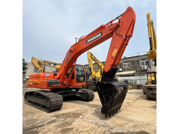 Kaivuri DOOSAN DX225