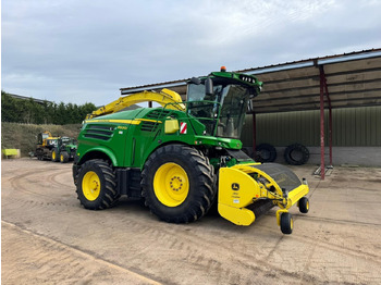 Itsekulkeva silppuri JOHN DEERE 8600