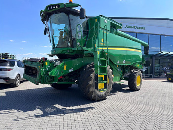 Leikkuupuimuri JOHN DEERE T670