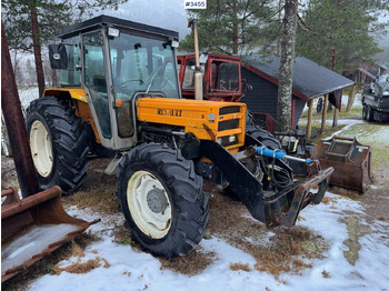 Traktori 1983 Renault 651.4S w/front hydraulics and micro shear: kuva Traktori 1983 Renault 651.4S w/front hydraulics and micro shear