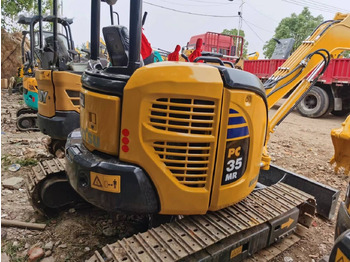 Minikuormaaja KOMATSU PC35