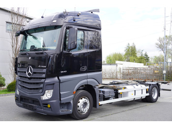 Kuorma-auto alusta MERCEDES-BENZ Actros 1840