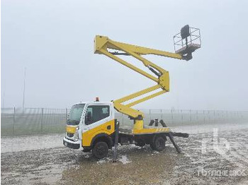 Itsekulkevat henkilönostimet RENAULT Maxity