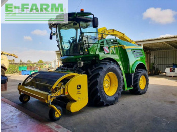 Itsekulkeva silppuri JOHN DEERE 8600