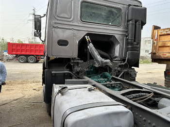 Vetopöytäauto SINOTRUK Howo tractor unit 380: kuva Vetopöytäauto SINOTRUK Howo tractor unit 380