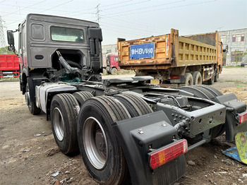 Vetopöytäauto SINOTRUK Howo tractor unit 380: kuva Vetopöytäauto SINOTRUK Howo tractor unit 380