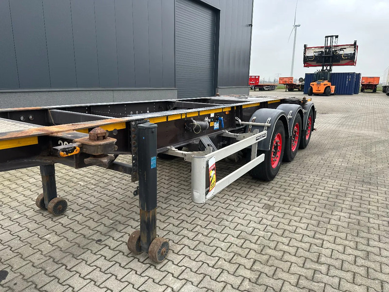 Konttialus/ Vaihtokuormatilat puoliperävaunu Burg 20FT ADR (EX/II, EX/III, FL, AT) Chassis, Empty weight : 3.690kg, SAF INTRADISC, 2x Liftaxle, NL-chassis, APK/ADR: 04-2025: kuva Konttialus/ Vaihtokuormatilat puoliperävaunu Burg 20FT ADR (EX/II, EX/III, FL, AT) Chassis, Empty weight : 3.690kg, SAF INTRADISC, 2x Liftaxle, NL-chassis, APK/ADR: 04-2025