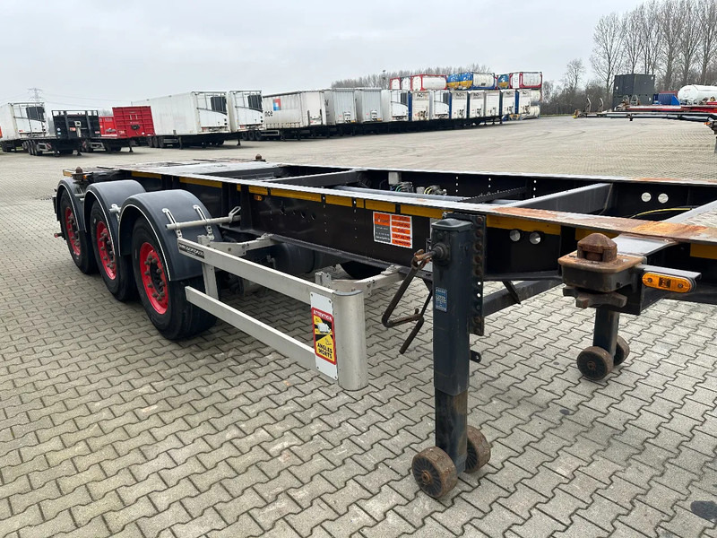 Konttialus/ Vaihtokuormatilat puoliperävaunu Burg 20FT ADR (EX/II, EX/III, FL, AT) Chassis, Empty weight : 3.690kg, SAF INTRADISC, 2x Liftaxle, NL-chassis, APK/ADR: 04-2025: kuva Konttialus/ Vaihtokuormatilat puoliperävaunu Burg 20FT ADR (EX/II, EX/III, FL, AT) Chassis, Empty weight : 3.690kg, SAF INTRADISC, 2x Liftaxle, NL-chassis, APK/ADR: 04-2025