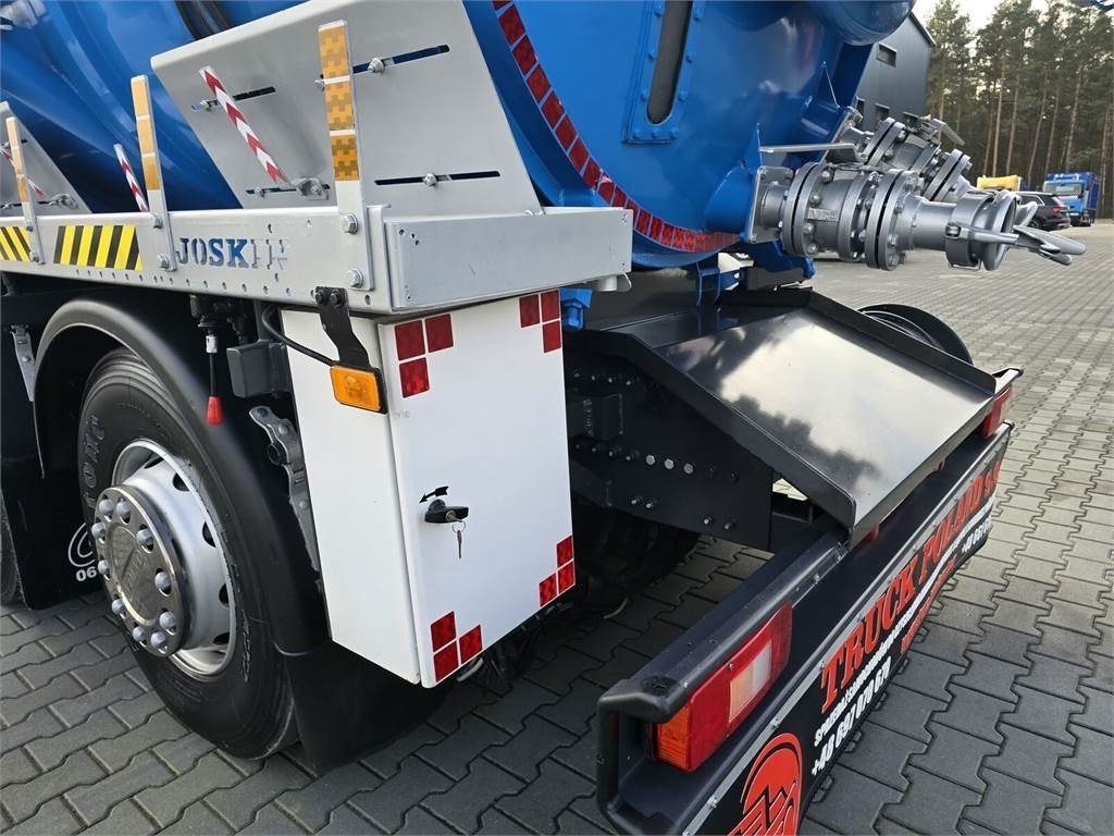 Kunnallis-/ Erikoisajoneuvot Volvo JOSKIN WUKO FOR CLEANING CHANNELS COMBI: kuva Kunnallis-/ Erikoisajoneuvot Volvo JOSKIN WUKO FOR CLEANING CHANNELS COMBI