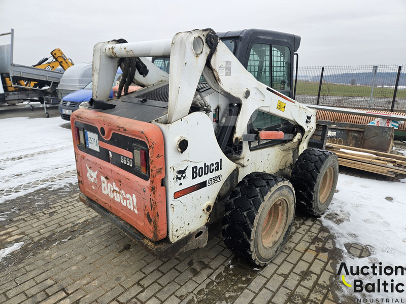 Liukuohjattu kuormaaja Bobcat S 650: kuva Liukuohjattu kuormaaja Bobcat S 650