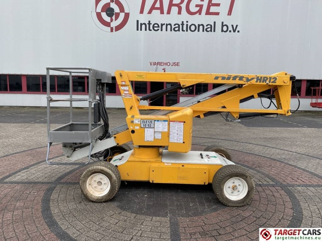 Puomilava Niftylift HR12NE Electric Articulated Boom Work Lift 1220cm: kuva Puomilava Niftylift HR12NE Electric Articulated Boom Work Lift 1220cm