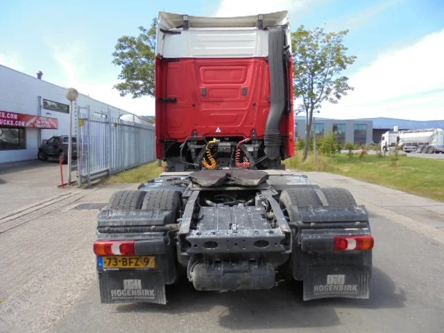 Vetopöytäauto Mercedes-Benz Actros 1843: kuva Vetopöytäauto Mercedes-Benz Actros 1843