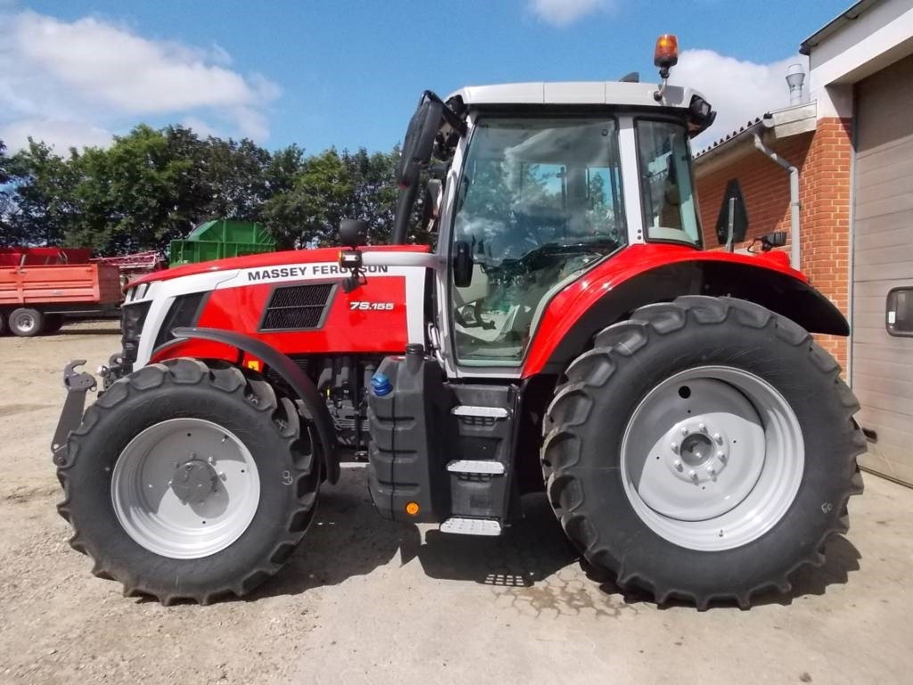 Uusi Traktori Massey Ferguson 7S.155 Dyna 6: kuva Uusi Traktori Massey Ferguson 7S.155 Dyna 6