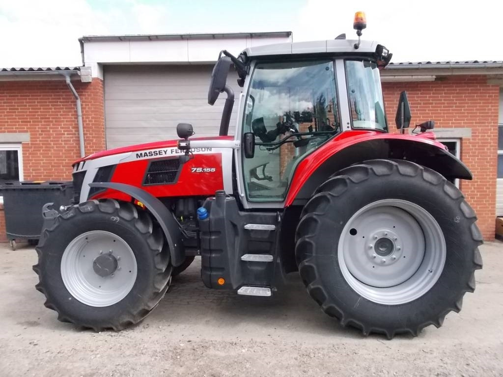 Uusi Traktori Massey Ferguson 7S.155 Dyna 6: kuva Uusi Traktori Massey Ferguson 7S.155 Dyna 6