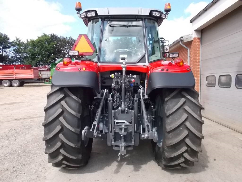 Uusi Traktori Massey Ferguson 7S.155 Dyna 6: kuva Uusi Traktori Massey Ferguson 7S.155 Dyna 6