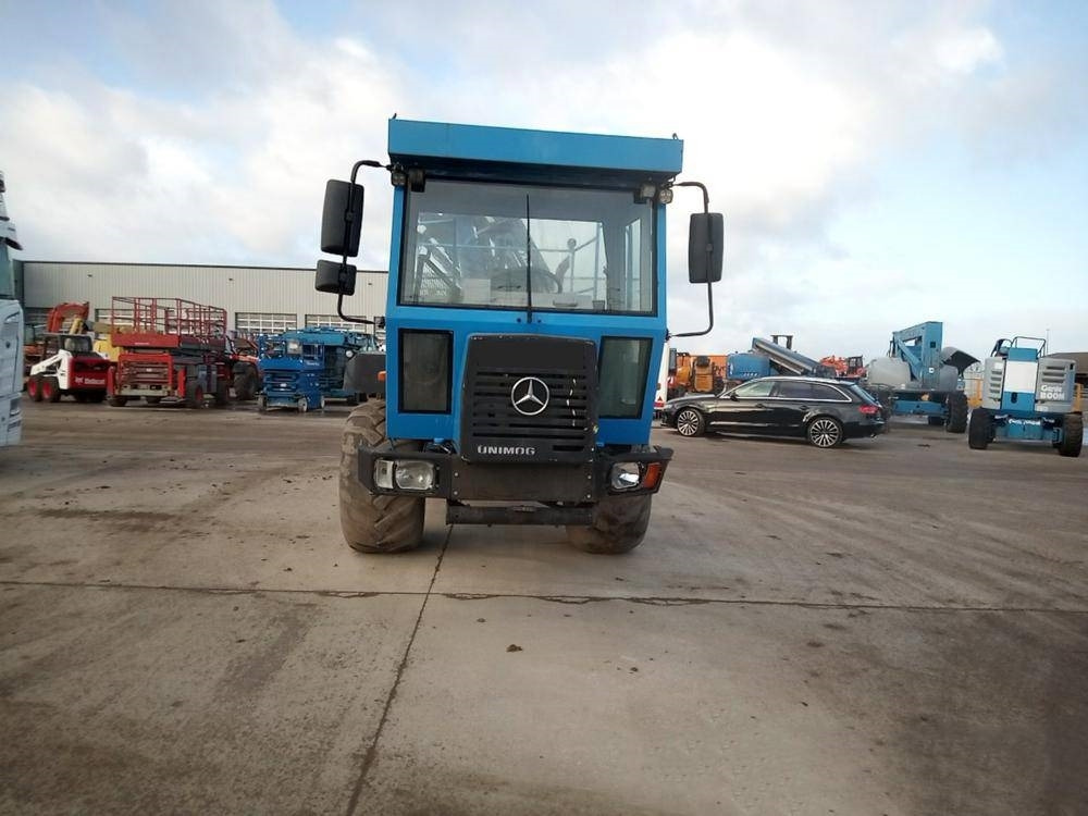 Nosturiauto Mercedes-Benz Unimog: kuva Nosturiauto Mercedes-Benz Unimog