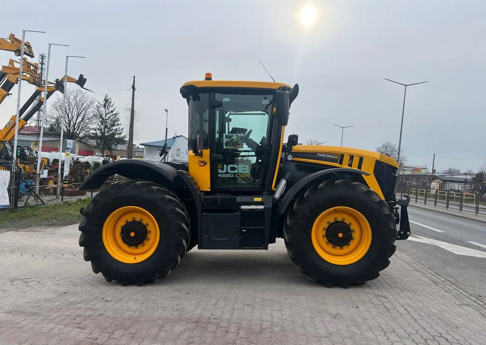 Traktori JCB Fastrac 4220 ICON | DEMO |220 KM |2022 ROK: kuva Traktori JCB Fastrac 4220 ICON | DEMO |220 KM |2022 ROK