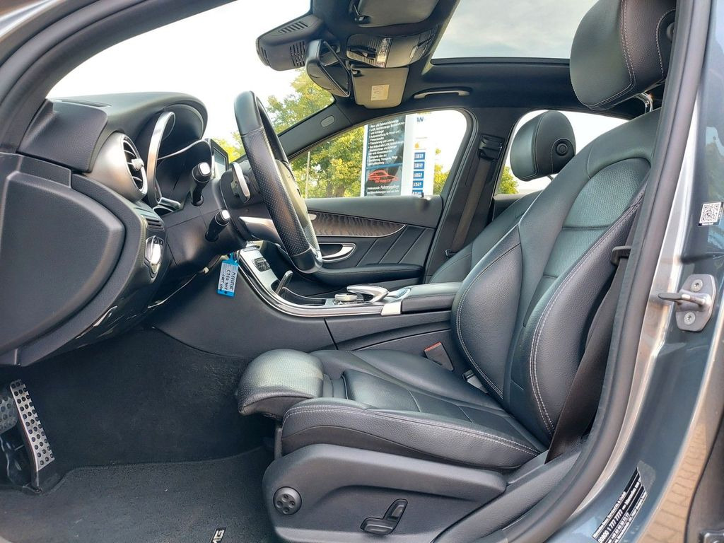 Henkilöauto Mercedes-Benz C 250 Lim. AMG LED Leder Panorama Burmester: kuva Henkilöauto Mercedes-Benz C 250 Lim. AMG LED Leder Panorama Burmester