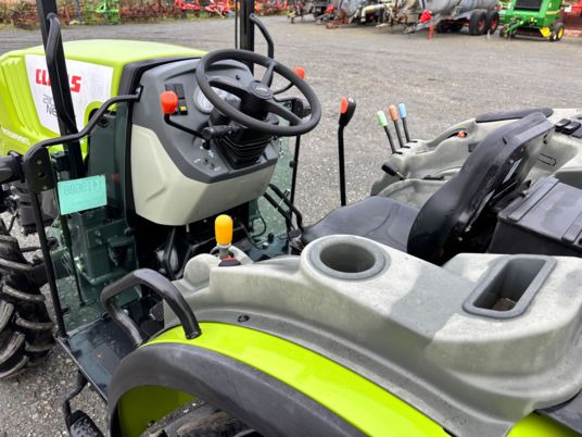 Traktori Claas nexos 210f: kuva Traktori Claas nexos 210f