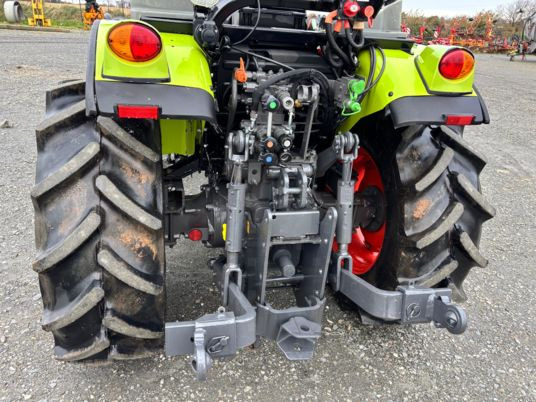 Traktori Claas nexos 210f: kuva Traktori Claas nexos 210f