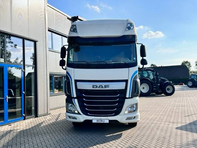 Vetopöytäauto DAF XF 106 460 Super Space Cab 780.000km: kuva Vetopöytäauto DAF XF 106 460 Super Space Cab 780.000km