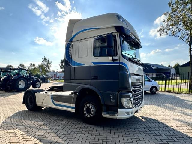 Vetopöytäauto DAF XF 106 460 Super Space Cab 780.000km: kuva Vetopöytäauto DAF XF 106 460 Super Space Cab 780.000km