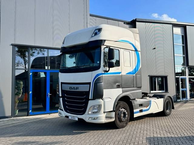 Vetopöytäauto DAF XF 106 460 Super Space Cab 780.000km: kuva Vetopöytäauto DAF XF 106 460 Super Space Cab 780.000km