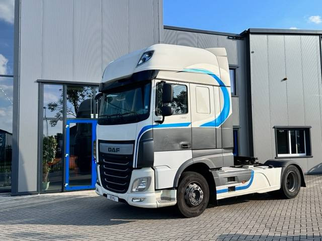 Vetopöytäauto DAF XF 106 460 Super Space Cab 780.000km: kuva Vetopöytäauto DAF XF 106 460 Super Space Cab 780.000km