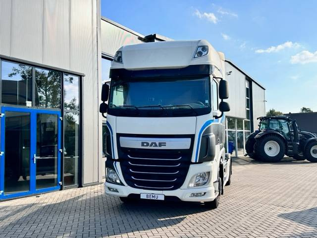 Vetopöytäauto DAF XF 106 460 Super Space Cab 780.000km: kuva Vetopöytäauto DAF XF 106 460 Super Space Cab 780.000km