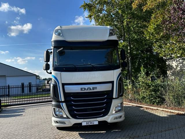 Vetopöytäauto DAF XF 106 460 Super Space Cab 780.000km: kuva Vetopöytäauto DAF XF 106 460 Super Space Cab 780.000km