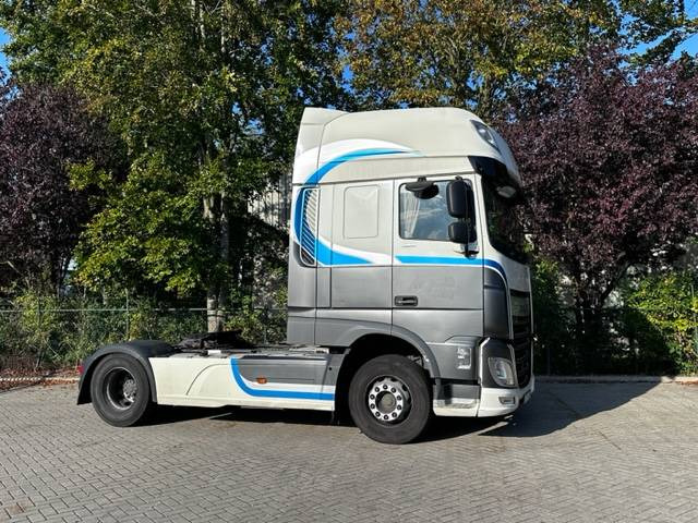 Vetopöytäauto DAF XF 106 460 Super Space Cab 780.000km: kuva Vetopöytäauto DAF XF 106 460 Super Space Cab 780.000km