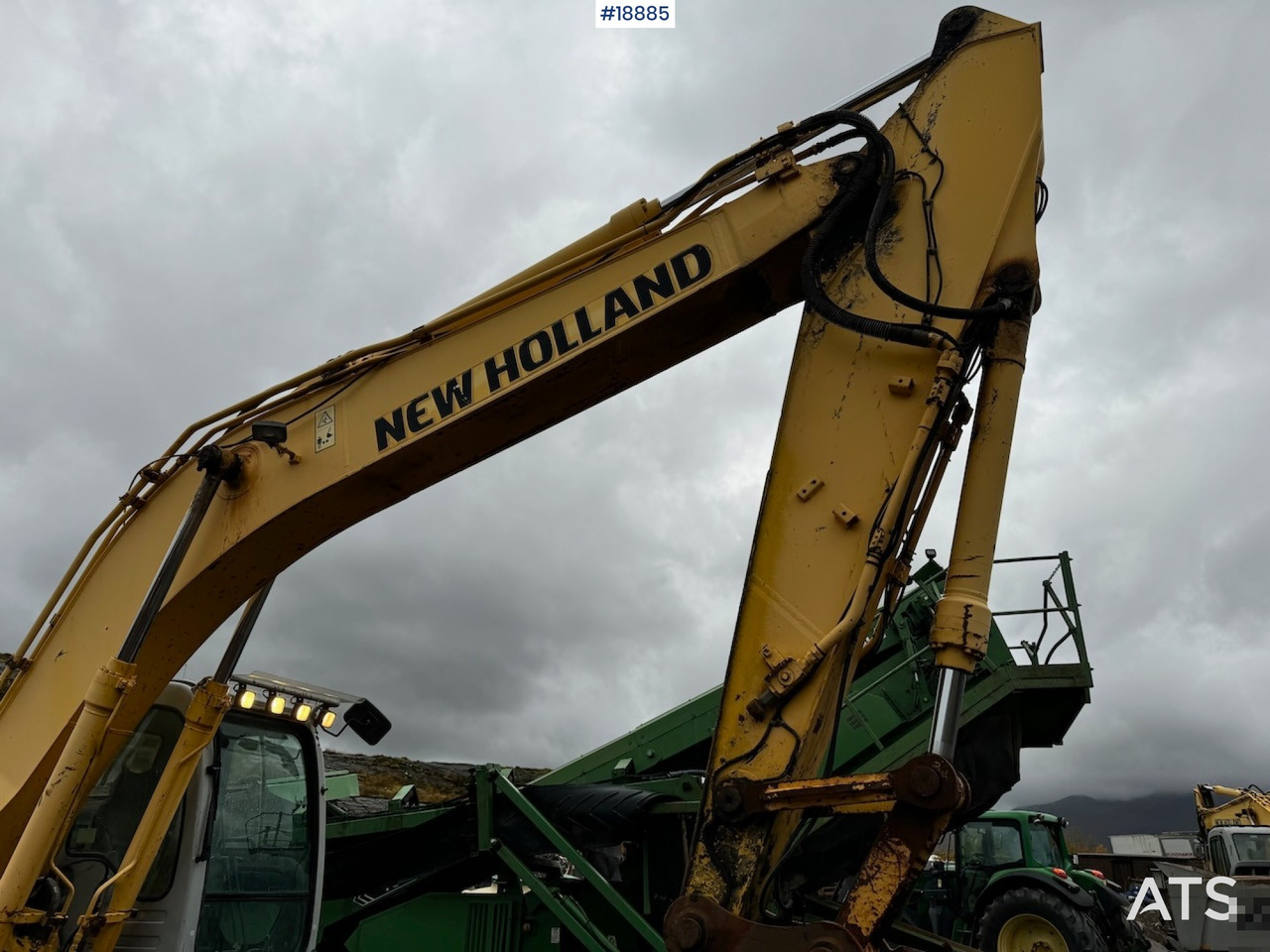 Leasing New Holland Kobelco E215B New Holland Kobelco E215B: kuva Leasing New Holland Kobelco E215B New Holland Kobelco E215B