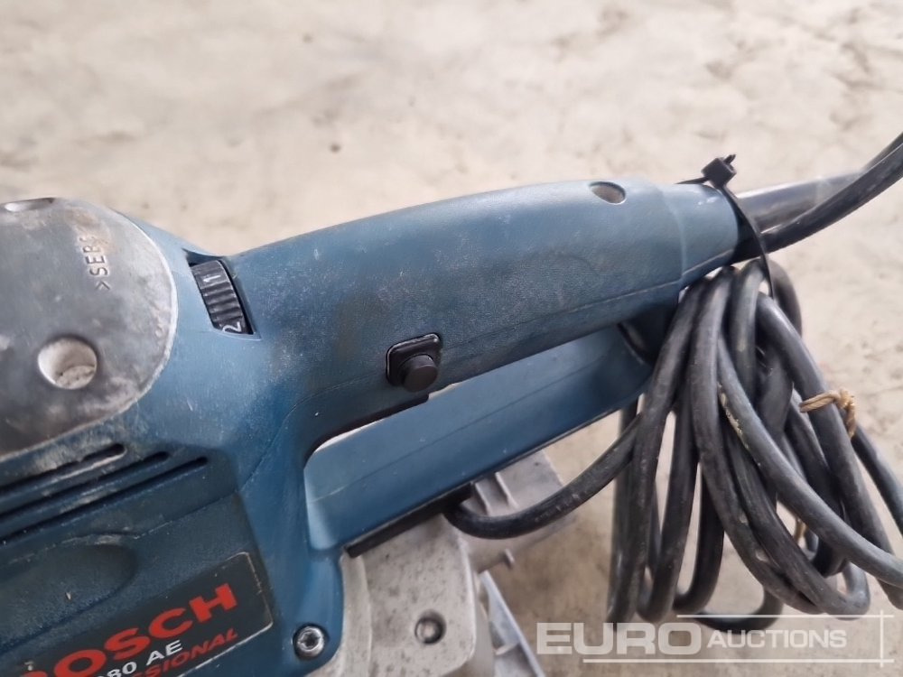 Rakennustarvikkeet Bosch GSS280AE 110 Volt Sander: kuva Rakennustarvikkeet Bosch GSS280AE 110 Volt Sander