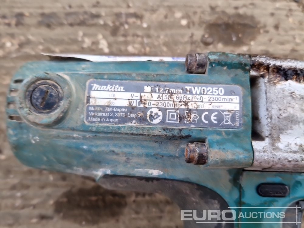 Rakennustarvikkeet Makita 110Volt Impact Gun, 110Volt Hammer Drill, Battery Impact Gun (2 of), Battery Hammer Drill, Spectra Laser Level: kuva Rakennustarvikkeet Makita 110Volt Impact Gun, 110Volt Hammer Drill, Battery Impact Gun (2 of), Battery Hammer Drill, Spectra Laser Level