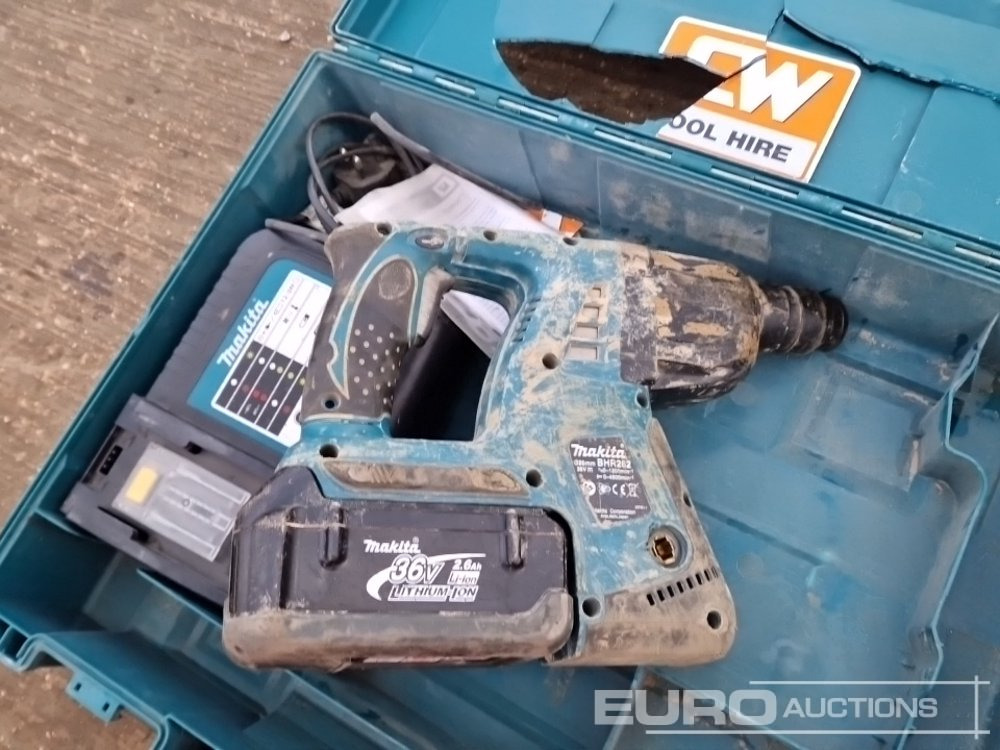 Rakennustarvikkeet Makita 110Volt Impact Gun, 110Volt Hammer Drill, Battery Impact Gun (2 of), Battery Hammer Drill, Spectra Laser Level: kuva Rakennustarvikkeet Makita 110Volt Impact Gun, 110Volt Hammer Drill, Battery Impact Gun (2 of), Battery Hammer Drill, Spectra Laser Level