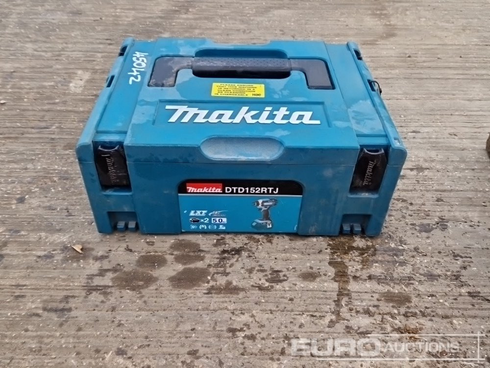 Rakennustarvikkeet Makita 110Volt Impact Gun, 110Volt Hammer Drill, Battery Impact Gun (2 of), Battery Hammer Drill, Spectra Laser Level: kuva Rakennustarvikkeet Makita 110Volt Impact Gun, 110Volt Hammer Drill, Battery Impact Gun (2 of), Battery Hammer Drill, Spectra Laser Level