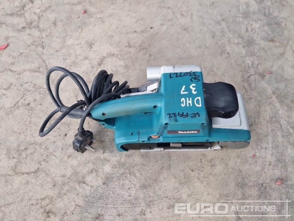 Rakennustarvikkeet Makita 9404 240 Volt Belt Sander: kuva Rakennustarvikkeet Makita 9404 240 Volt Belt Sander