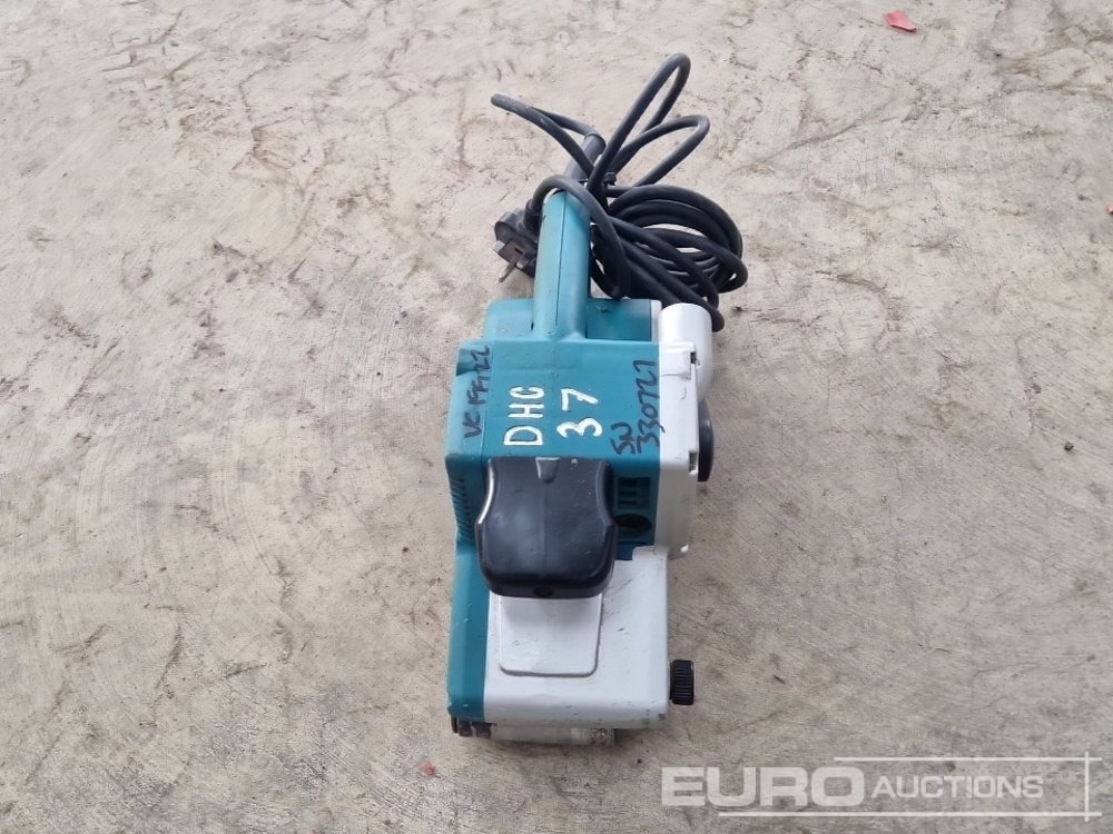 Rakennustarvikkeet Makita 9404 240 Volt Belt Sander: kuva Rakennustarvikkeet Makita 9404 240 Volt Belt Sander